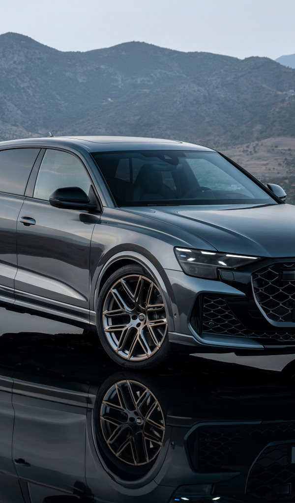 Автомобиль Audi RS Q8 2024 года