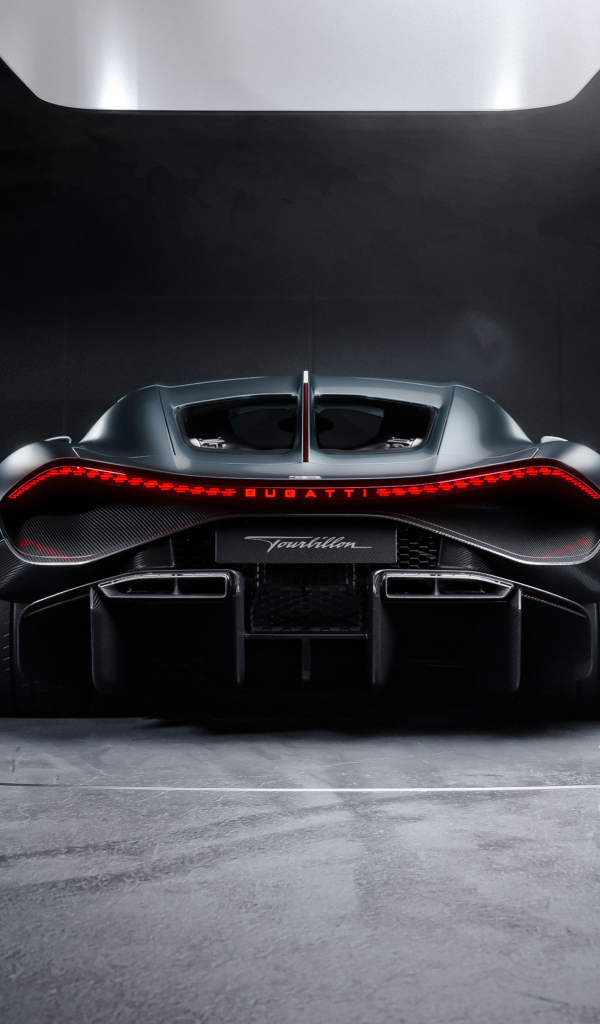 Спортивный автомобиль Bugatti Tourbillon 2024 года вид сзади