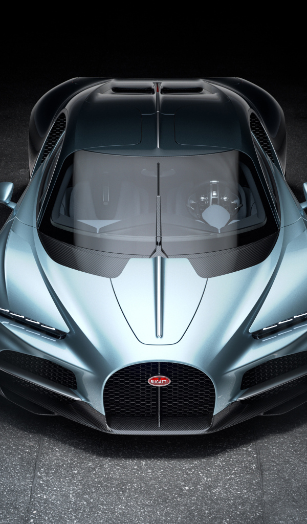 Вид сверху на автомобиль Bugatti Tourbillon 2024 года