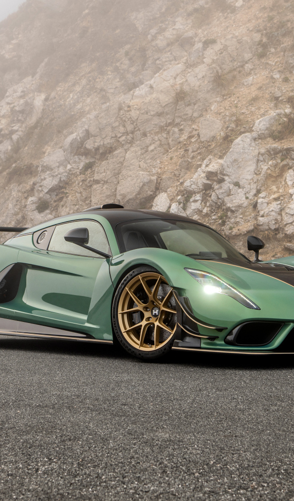 Автомобиль Hennessey Venom F5 Stealth Series 2024 года в горах