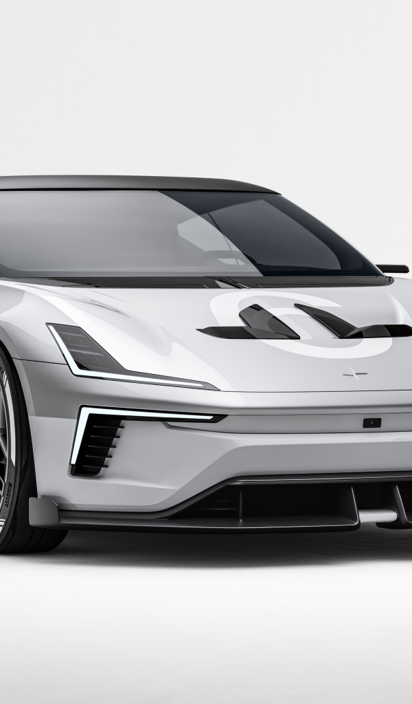 Серебристый автомобиль Polestar Concept BST 2024 года