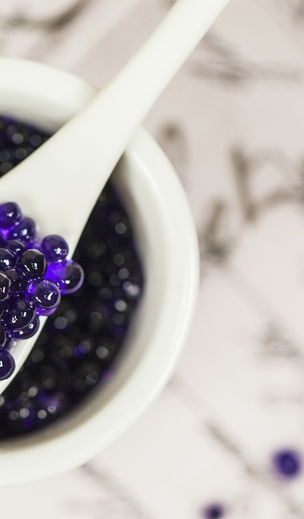 Лавандовая икра на ложке