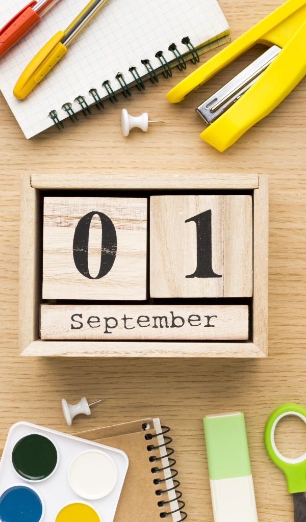 Канцелярские предметы на первое сентября