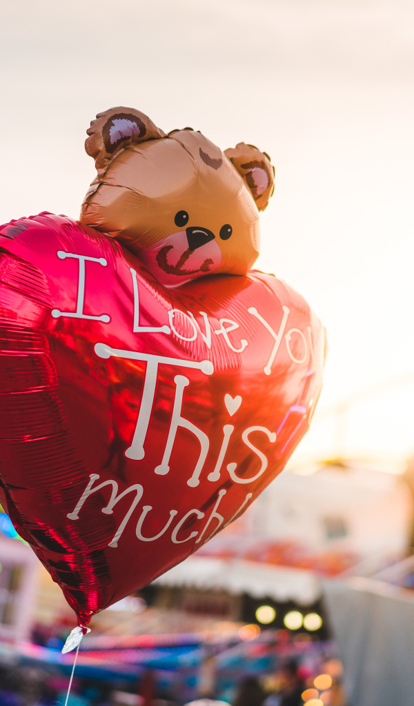 Воздушный шарик плюшевый мишка с сердцем для любимой