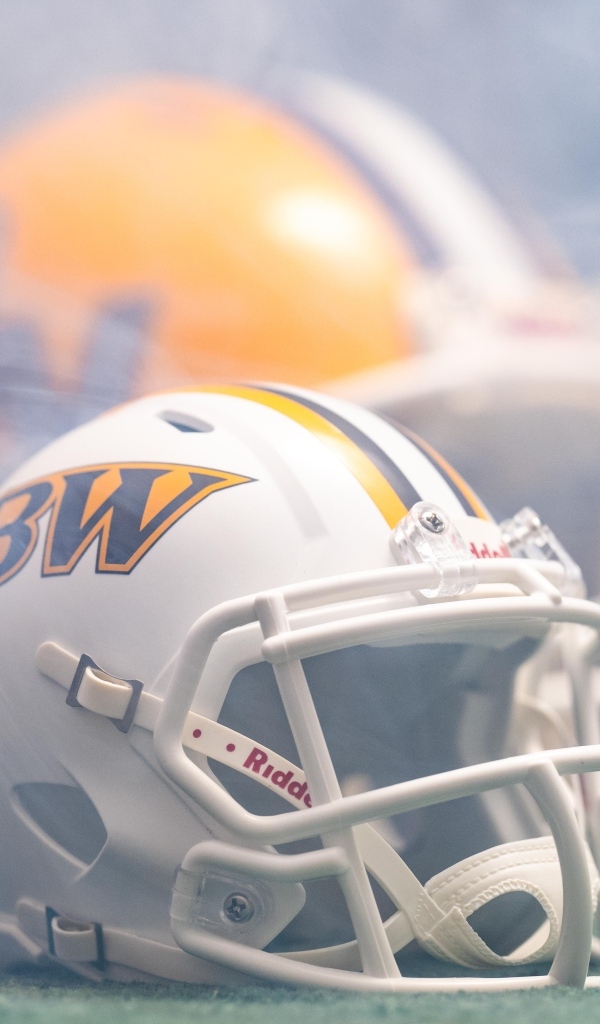 Шлем для игры в американский футбол в дыму