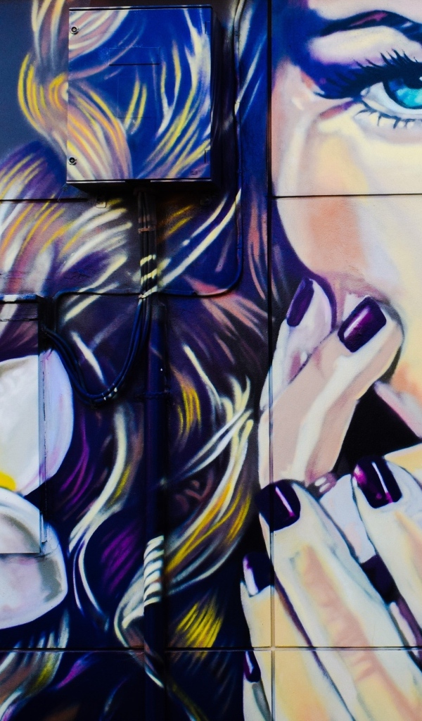 Нарисованное лицо девушки с цветком