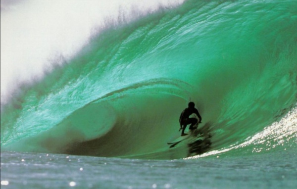 Серфинг на волнах