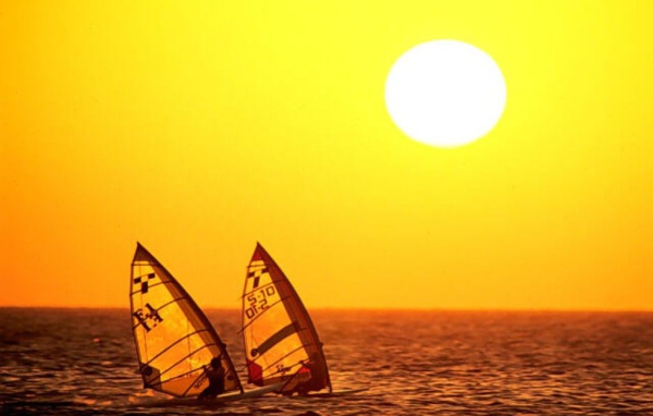 Парусный серфинг