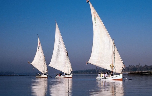 Парусник - обои на рабочий стол