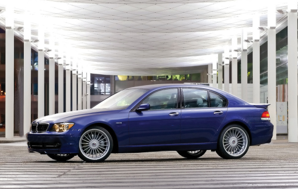 Синий BMW Alpina 2006
