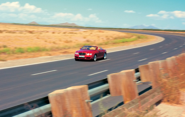 Автомобиль марки Bentley Continental