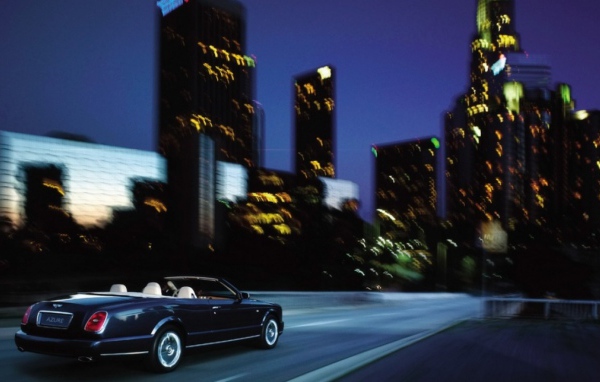 Автомашина Bentley Azure