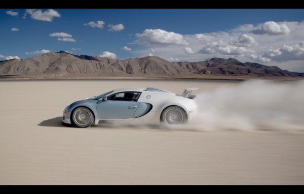 Гонки в пустыне на Bugatti Veyron