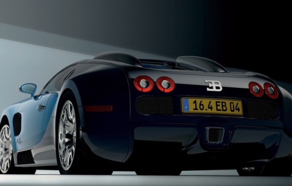 Бугатти вид сзади