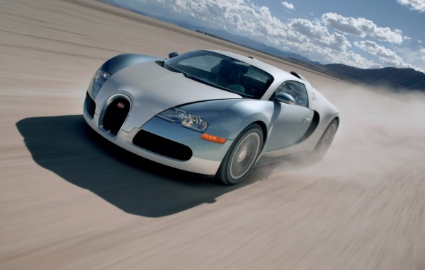 Bugatti гонки на высохшем озере