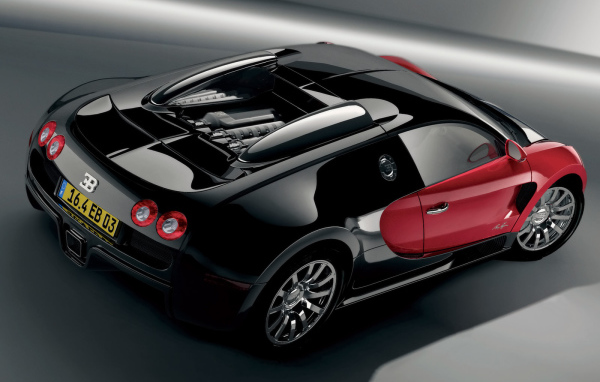 Bugatti вид сверху