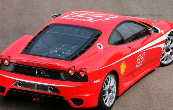 Спортивный автомобиль Ferrari F430 2006