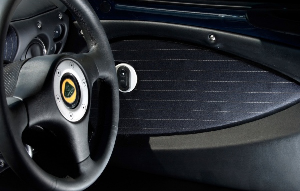 Руль автомобиля Lotus