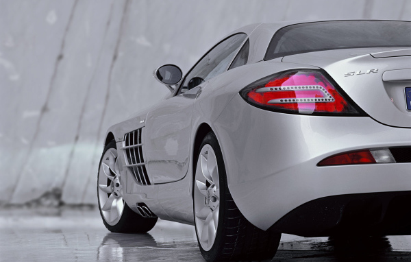 SLR McLaren - для любителей больших скоростей