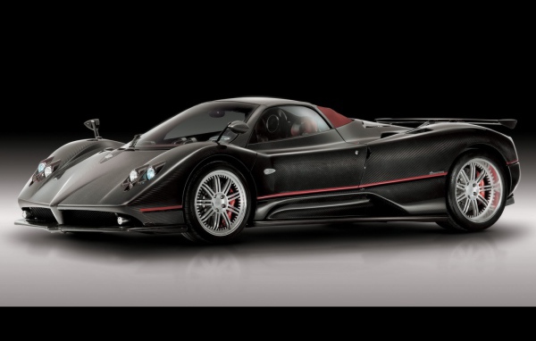 Итальянская ракета Pagani Roadster
