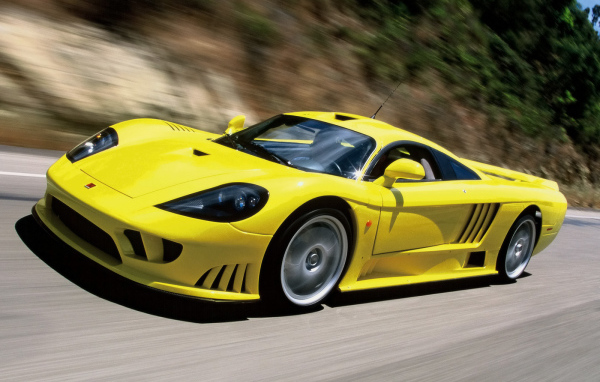 Saleen S7 желтый автомобиль