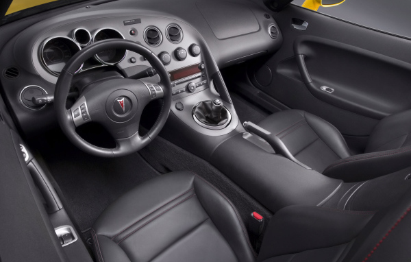 Салон машины Pontiac Solstic