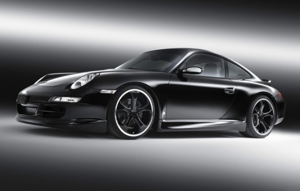 Черный Порше с черными литыми дисками