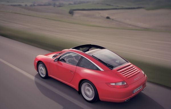 Крутой авто Porsche 911 2007 года