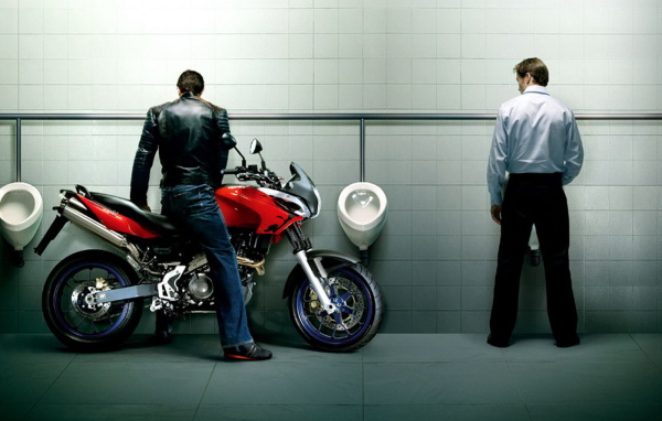 Заехал пописать