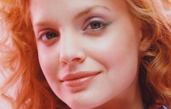 Мена Сувари / Mena Suvari