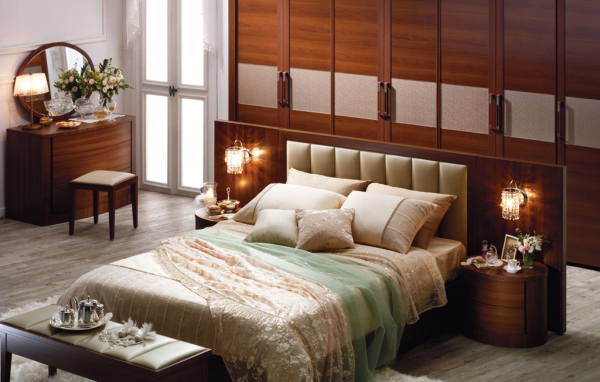 Классический интерьер в спальне