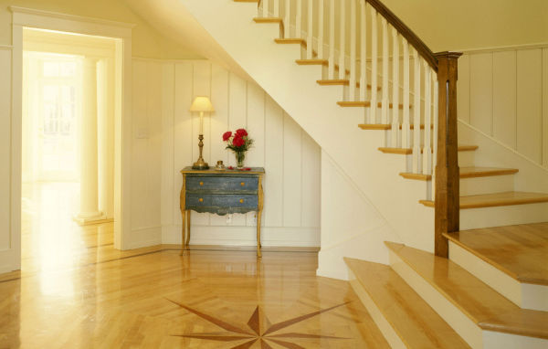 Комната с выходом на лестницу