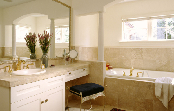 Белая ванная комната