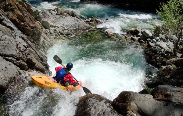 Экстримальный сплав по реке