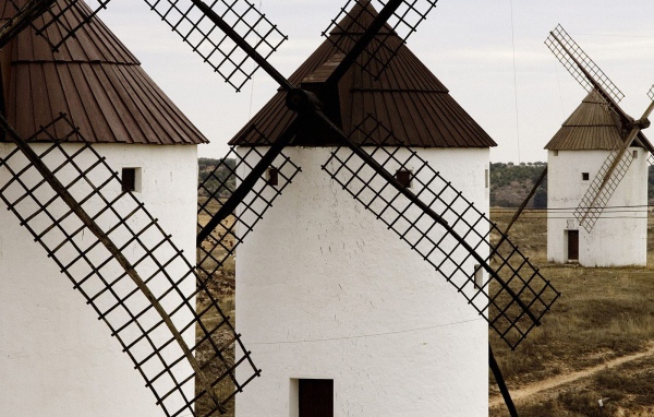 Три мельницы