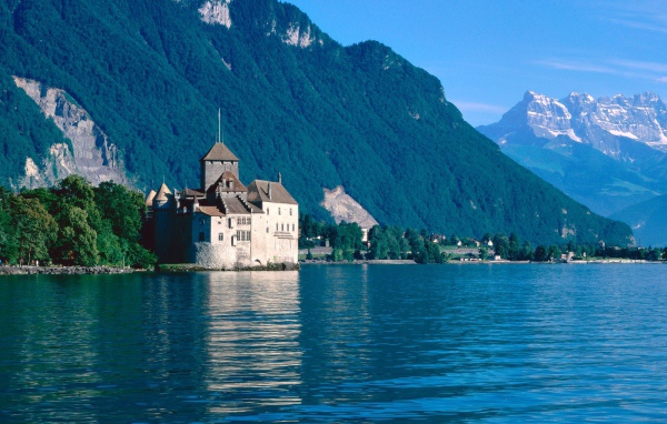Замок de Chillon, Озеро Женева