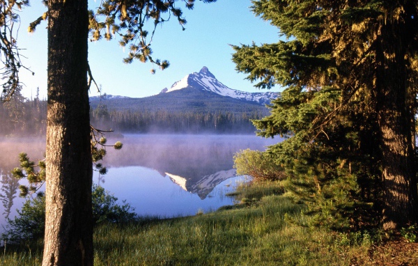 Большое Озеро на восходе солнца США