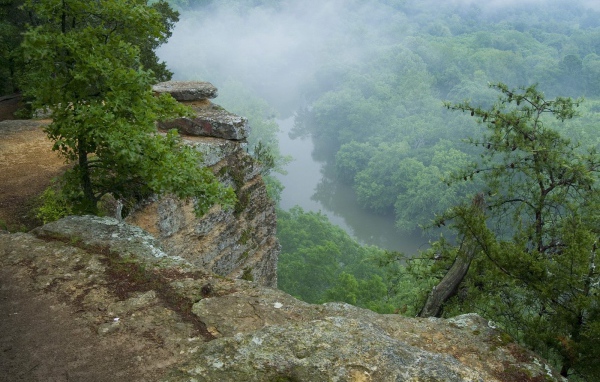 Скалы и река , США