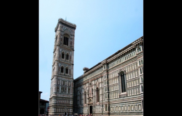 Странная башня