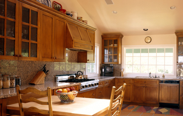 Красивая кухня в Деревянном стиле