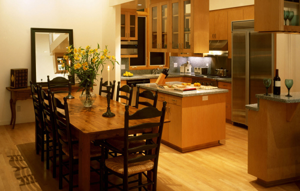 Кухня и столовая