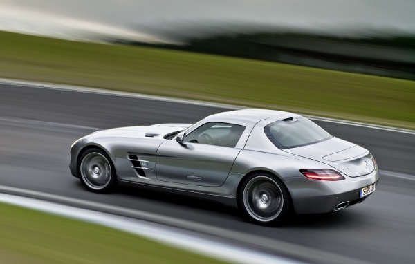 Спортивный Mercedes 6.3