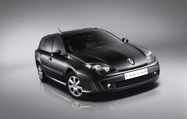 Черная Renault Laguna