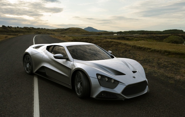 Серый спортивный авто