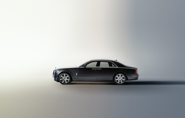 Автомобиль Rolls-Royce