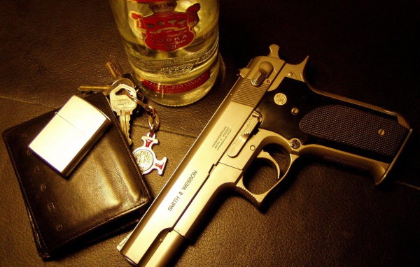 Smirnoff и Smith & Wesson