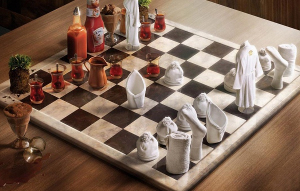 Столовые шахматы