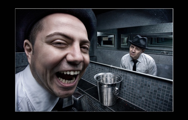 Тряпки жжем, смеёмся