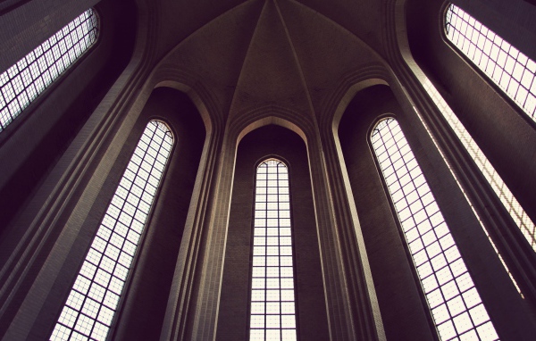 Высокие окна