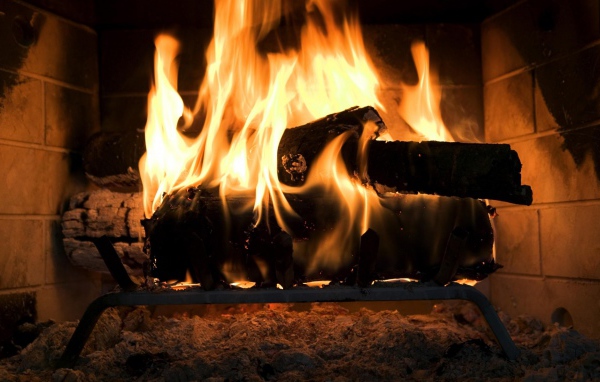 Огонь в камине